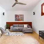 Apartament Spacious In The Gothic *