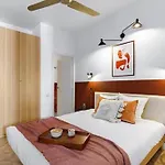Spacious In The Gothic Apartament *