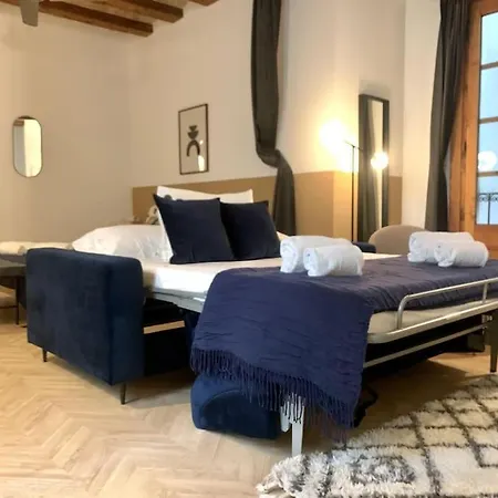 Apartament Spacious In The Gothic